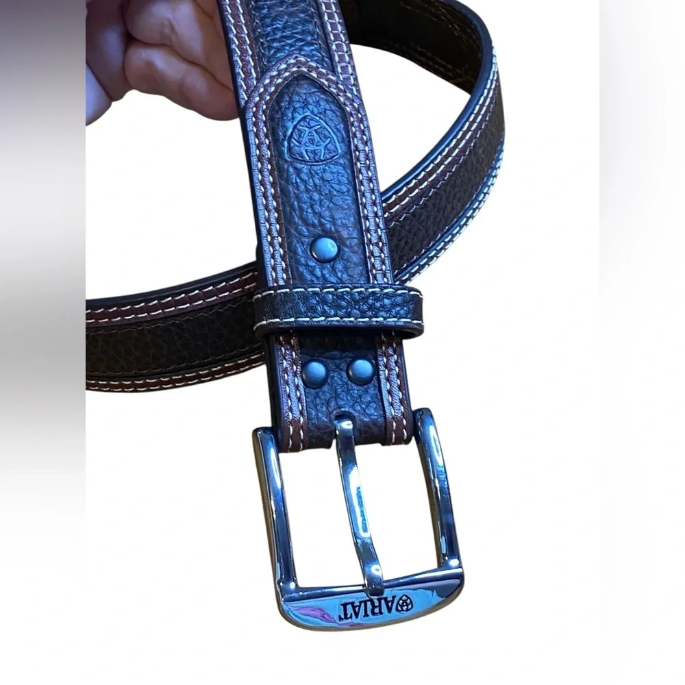 ARIAT Men's Two-Tone Oiled Leather Belt size 32 - Picture 2 of 9